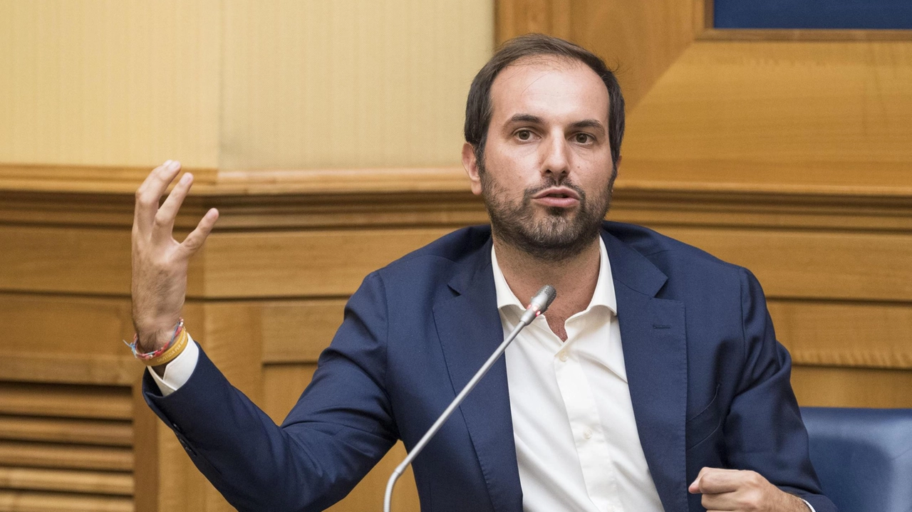 Il commissario dell’Unione comunale Pd, Marco Sarracino, parla del congresso che si terrà alla fine di novembre e del lavoro svolto per dare una guida al partito Il commissario dell’Unione comunale Pd, Marco Sarracino, parla del congresso che si terrà alla fine di novembre e del lavoro svolto per dare una guida al partito