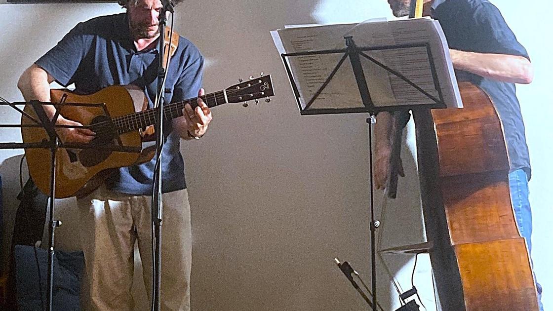 Libi ’n Selàa, letteratura e live. Stasera il debutto a Tellaro con il duo Pestelli Bagnasco Libi ’n Selàa, letteratura e live. Stasera il debutto a Tellaro con il duo Pestelli Bagnasco