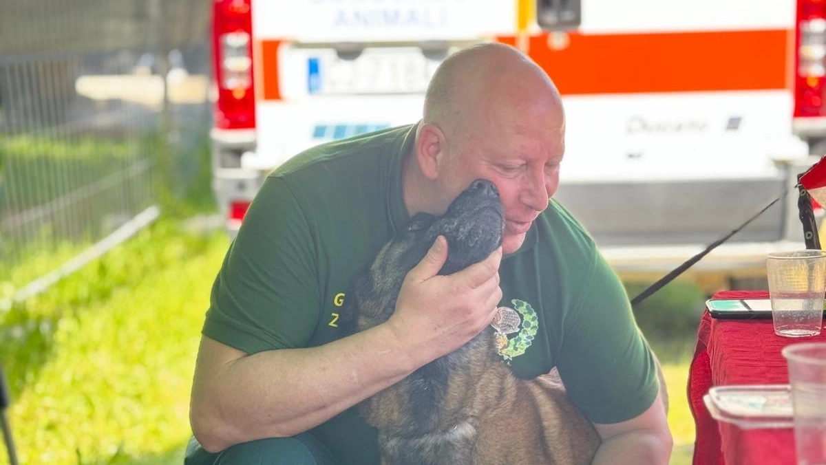 Michele Mennucci,. dirigente coordinatore delle Guardie zoofile Nogra (Nucleo operativo guardia rurale ausiliaria) di Pisa ci parla del fenomeno dell’estate 2024: la rinuncia di proprietà del proprio animale domestico Michele Mennucci,. dirigente coordinatore delle Guardie zoofile Nogra (Nucleo operativo guardia rurale ausiliaria) di Pisa ci parla del fenomeno dell’estate 2024: la rinuncia di proprietà del proprio animale domestico