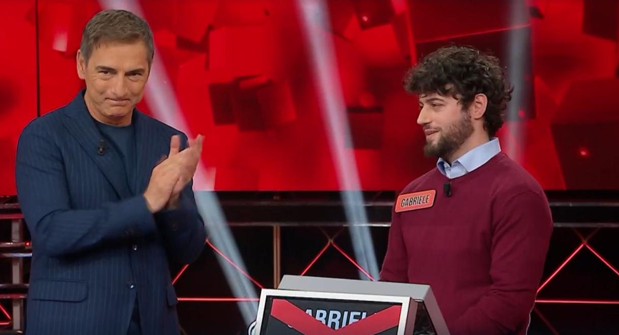 Addio al Trono: Sergio Paolini, l'Insegnante Campione di 'L'Eredità' Saluta il Pubblico tra Applausi e Emozioni