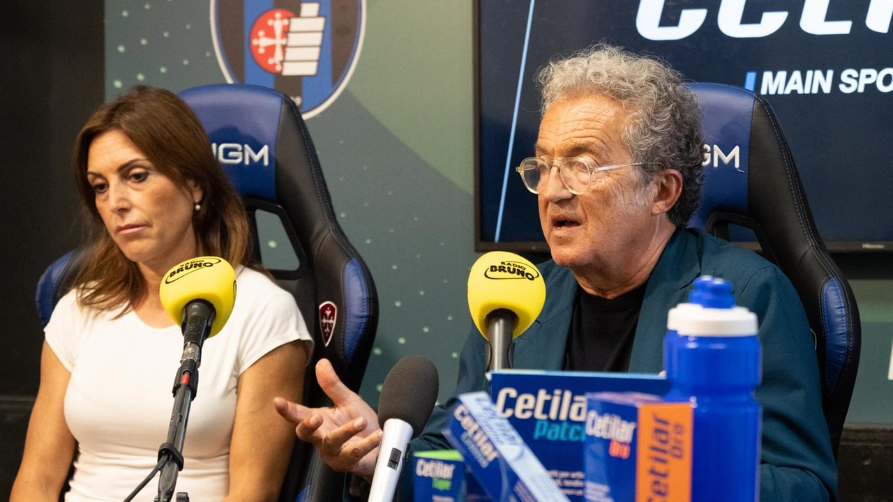 Il presidente Corrado nel corso della conferenza stampa di ieri insieme all’assessora Scarpa (Foto Pardini per Valtriani) Il presidente Corrado nel corso della conferenza stampa di ieri insieme all’assessora Scarpa (Foto Pardini per Valtriani)