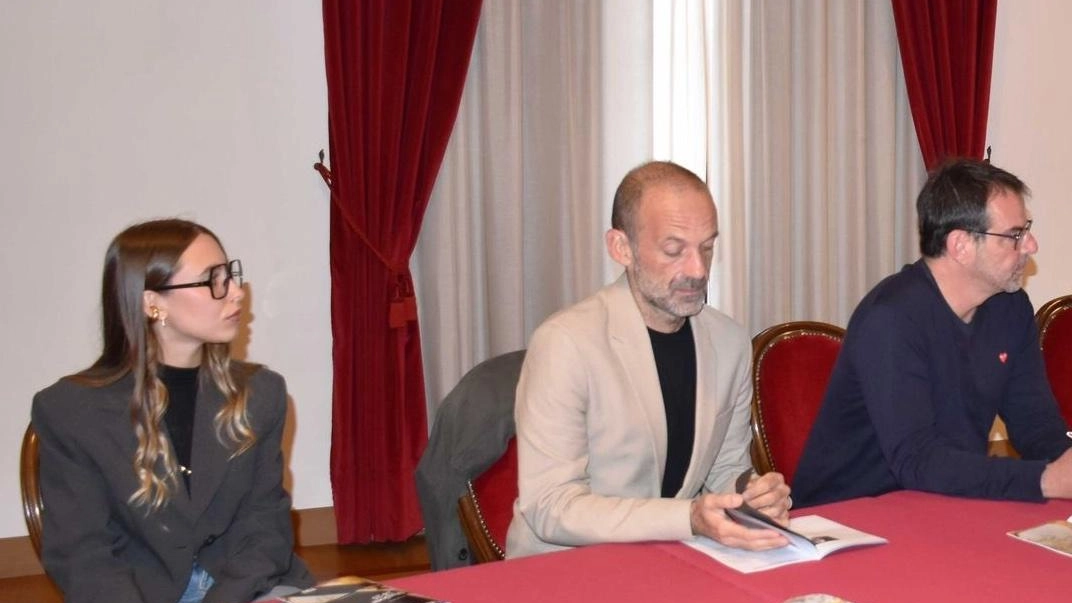 L'azienda Olio Ranieri conferma per il settimo anno consecutivo il sostegno alla cultura, offrendo 50 posti gratuiti per spettacolo ai giovani tra i 16 e i 30 anni al Teatro degli Illuminati. La volontà è promuovere l'accesso al teatro per le nuove generazioni, riconoscendo il suo valore come spazio di riflessione e crescita personale. La collaborazione con il Teatro di Città di Castello mira a coinvolgere i giovani nella vita culturale del territorio. L'azienda Olio Ranieri conferma per il settimo anno consecutivo il sostegno alla cultura, offrendo 50 posti gratuiti per spettacolo ai giovani tra i 16 e i 30 anni al Teatro degli Illuminati. La volontà è promuovere l'accesso al teatro per le nuove generazioni, riconoscendo il suo valore come spazio di riflessione e crescita personale. La collaborazione con il Teatro di Città di Castello mira a coinvolgere i giovani nella vita culturale del territorio.