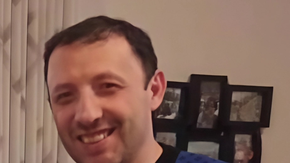 Il Comune di Montale ricorda con affetto e gratitudine Giuseppe Beraldi, dipendente esemplare scomparso prematuramente, lodato per la sua bontà e dedizione al lavoro. Il Comune di Montale ricorda con affetto e gratitudine Giuseppe Beraldi, dipendente esemplare scomparso prematuramente, lodato per la sua bontà e dedizione al lavoro.