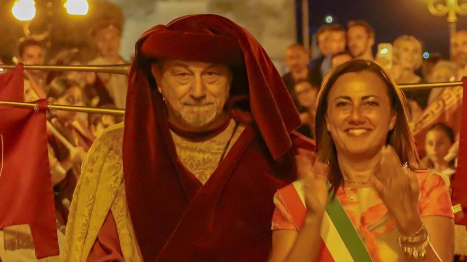 lucignano si accende di gioved236 l8217estate del borgo tra musica e sapori