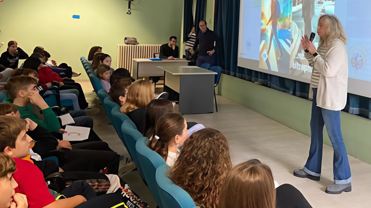 Una lezione dell’Aci insieme alle classi seconde delle scuole medie Viani al Marco Polo Una lezione dell’Aci insieme alle classi seconde delle scuole medie Viani al Marco Polo