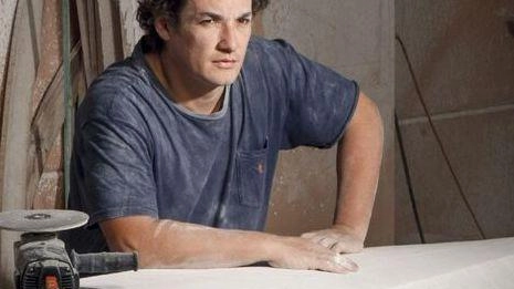 Il Premio Internazionale "Pietrasanta e la Versilia nel mondo" assegnerà a Gustavo Vélez, scultore colombiano, riconoscimento per le sue opere monumentali esposte in tutto il mondo. La cerimonia si terrà oggi a Pietrasanta. Il Premio Internazionale "Pietrasanta e la Versilia nel mondo" assegnerà a Gustavo Vélez, scultore colombiano, riconoscimento per le sue opere monumentali esposte in tutto il mondo. La cerimonia si terrà oggi a Pietrasanta.