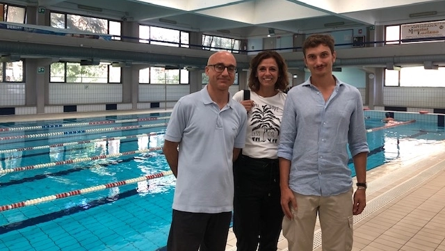 L'assessore Sapia con Laura Magni e Stefano Daddi del Servizio Edilizia scolastica e sport L'assessore Sapia con Laura Magni e Stefano Daddi del Servizio Edilizia scolastica e sport