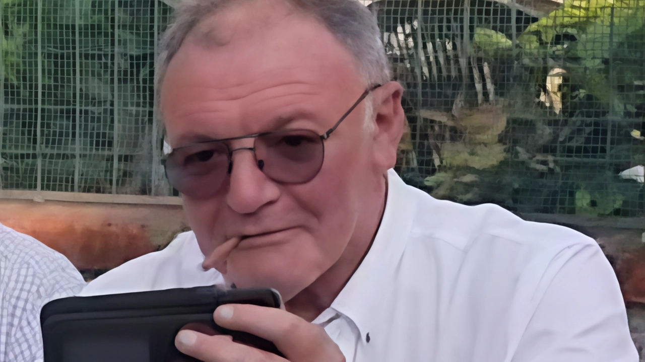 carrarese 2 lumezzanese 0 CARRARESE: Ferrara, Colombi (88’ Rosamilia), Cucurnia (75’ Bartoli), Tsoulkanis, Martinelli, Lemmetti, Dell’Amico (60’ Vuturo), Maressa (75’ Santoro), Bordoni, Betti (75’...
