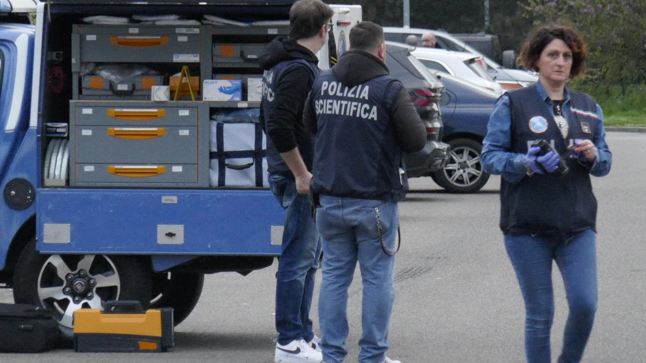 Un gruppo di orientali ha aggredito un connazionale nel parcheggio del campo della Zenith. Seconda spedizione punitiva in due giorni.