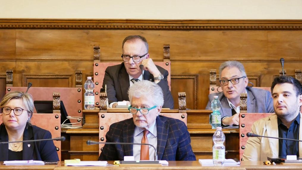 Consiglio comunale: dalla Due Mari alla sicurezza in ospedale. I temi dibattuti Consiglio comunale: dalla Due Mari alla sicurezza in ospedale. I temi dibattuti