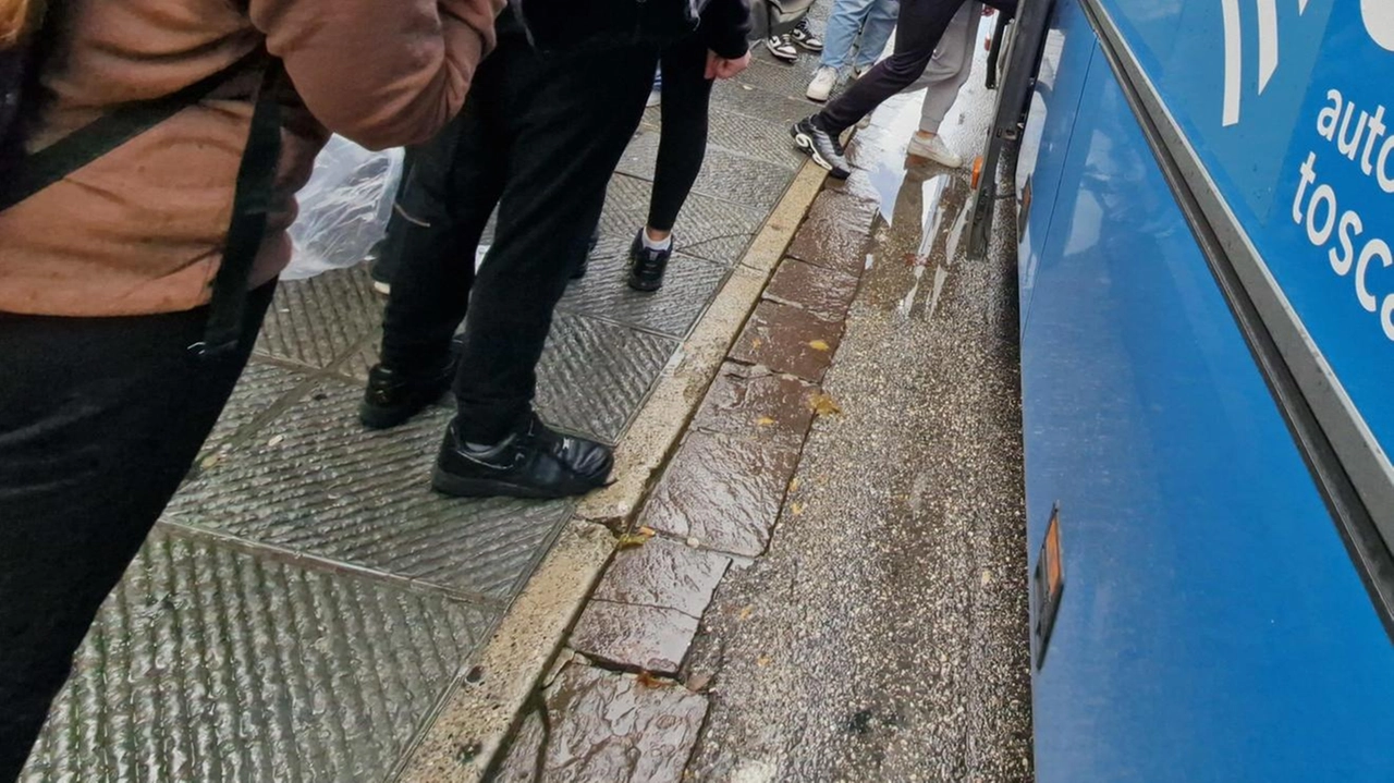 Arrivano cambi di. orari e percorso Arrivano cambi di. orari e percorso