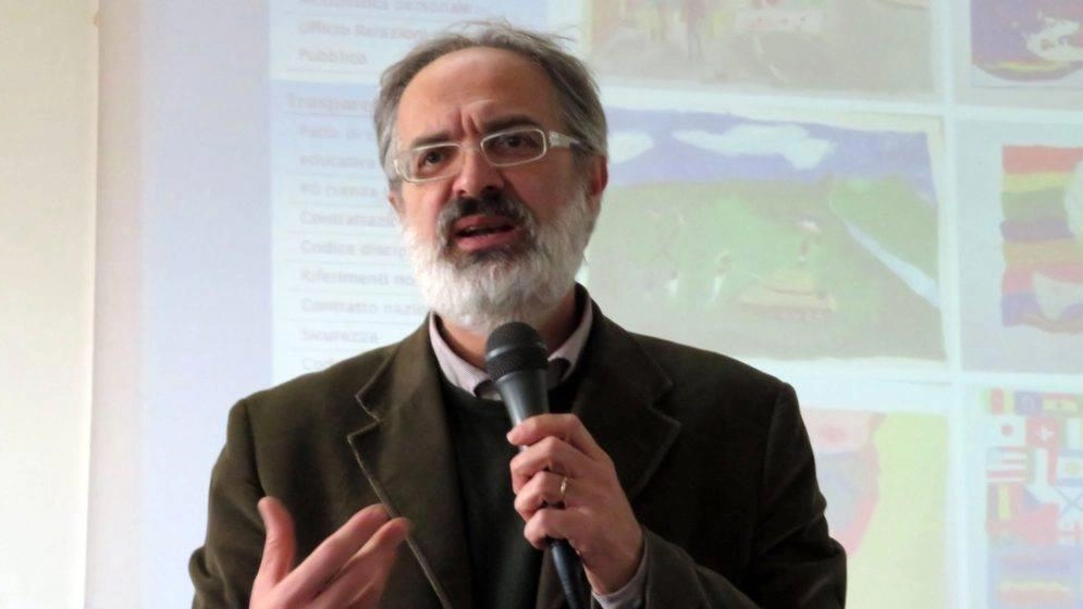Il dirigente dell’istituto Bonaccorso, Luca Gaggioli, ascoltato dal gip. Il pm ha chiesto la sospensione. Sarebbero oltre cinquanta, dal 2023, gli episodi contestati. L’accusa per tutti è di falso in atto pubblico. Il dirigente dell’istituto Bonaccorso, Luca Gaggioli, ascoltato dal gip. Il pm ha chiesto la sospensione. Sarebbero oltre cinquanta, dal 2023, gli episodi contestati. L’accusa per tutti è di falso in atto pubblico.