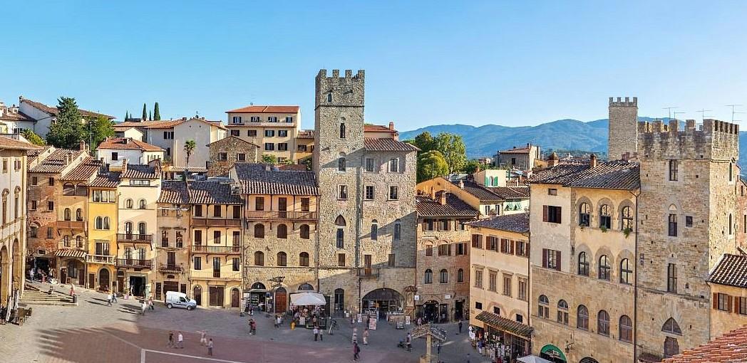 La città delle cento torri. Il grande restauro del’epoca fascista tra merli e propaganda La città delle cento torri. Il grande restauro del’epoca fascista tra merli e propaganda