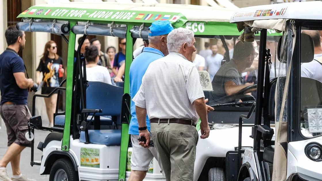 Stop a caddy e risciò. Il centro può respirare. Ok (quasi) bipartisan: "Siamo i primi in Italia" Stop a caddy e risciò. Il centro può respirare. Ok (quasi) bipartisan: "Siamo i primi in Italia"