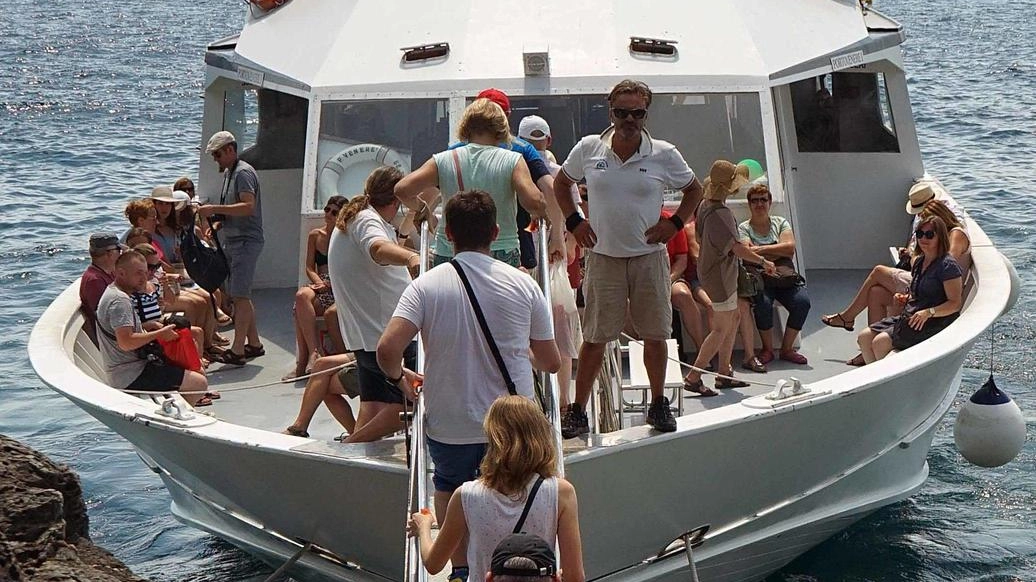 Un battello alle Cinque Terre Un battello alle Cinque Terre