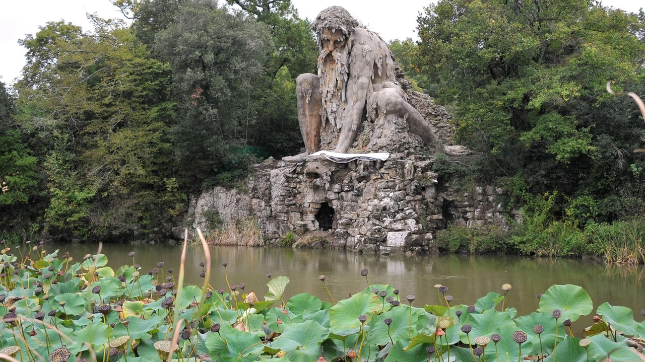 Fine settimana in mezzo al verde, fra alberi secolari, prati, fiori e fontane, fra visite guidate, burattini, musica e danza.... Fine settimana in mezzo al verde, fra alberi secolari, prati, fiori e fontane, fra visite guidate, burattini, musica e danza....
