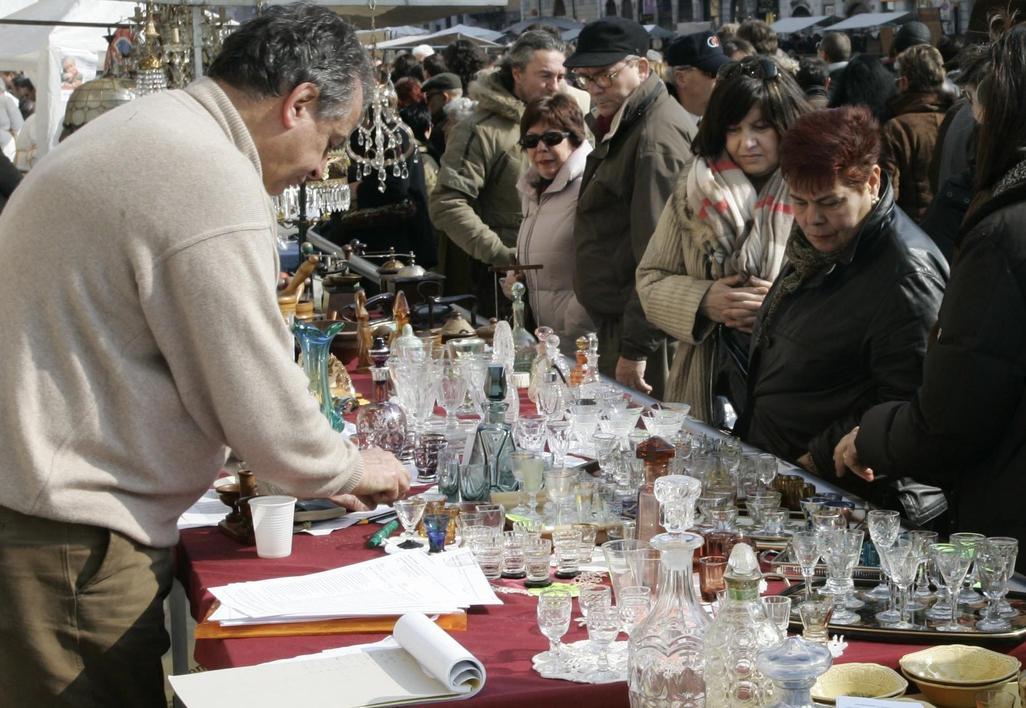 dall8217antiquariato al vintage grandi occasioni in centro storico