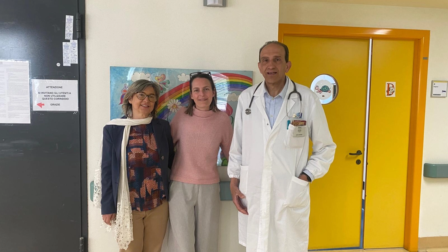 La dottoressa Susanna Giaccherini con la neoarrivata psicologa e il dottor Marco Martini