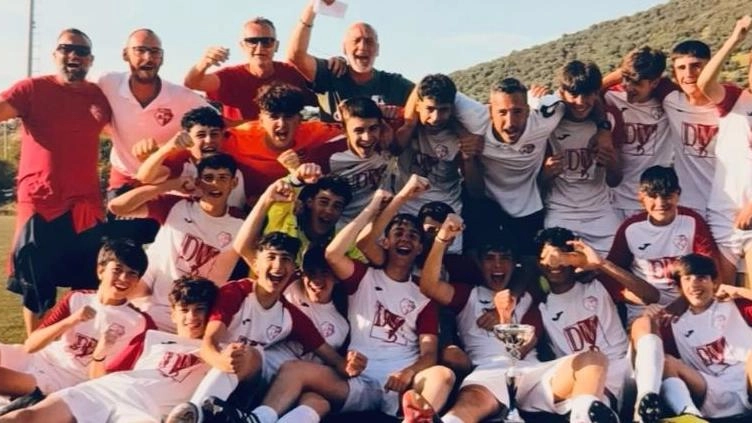 Sorrisi e gioia sfrenata per i Giovanissimi (2010) del San Piero: a loro la Supercoppa 2025 Sorrisi e gioia sfrenata per i Giovanissimi (2010) del San Piero: a loro la Supercoppa 2025