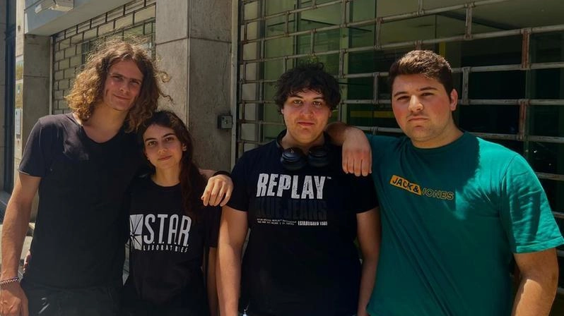 Gli studenti dell’Itis Galileo Galilei: «Nessun dubbio, domenica si va a votare» Gli studenti dell’Itis Galileo Galilei: «Nessun dubbio, domenica si va a votare»