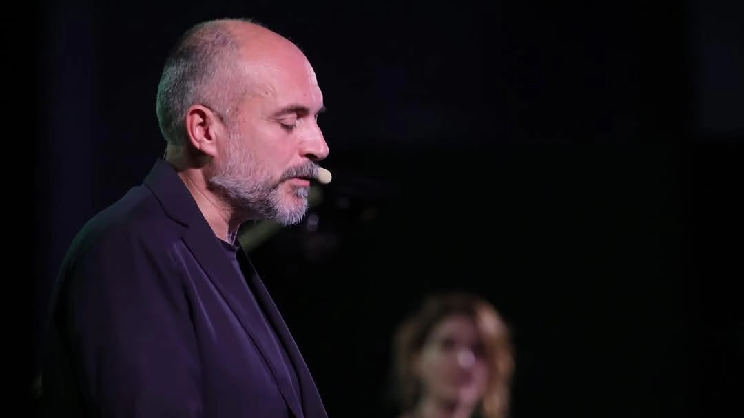 Gabriele Zanini sarà in scena sabato 4 gennaio con ’Accendi la tua radio per favore’ Gabriele Zanini sarà in scena sabato 4 gennaio con ’Accendi la tua radio per favore’
