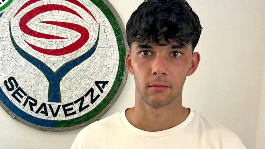 Hala Alban, nuovo centrocampista 2006 del Seravezza: arriva dalla Juve Stabia Hala Alban, nuovo centrocampista 2006 del Seravezza: arriva dalla Juve Stabia