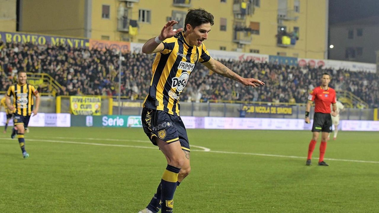 Niccolò Fortini, terzino sinistro classe 2006, quest’anno in Serie B con la Juve Stabia Niccolò Fortini, terzino sinistro classe 2006, quest’anno in Serie B con la Juve Stabia
