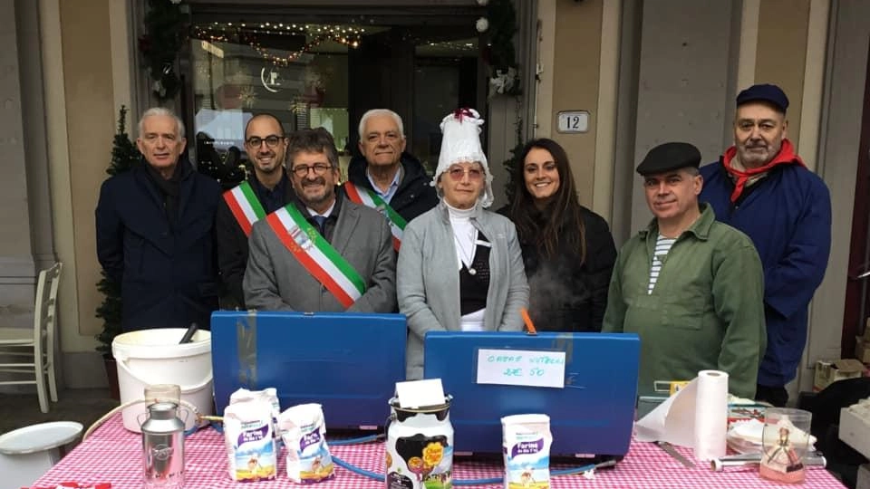 Il programma natalizio «Dall’Ambra all’Arno» che riunisce i Comuni di Poggio a Caiano, Carmignano e Signa è stato presentato in Regione. A sinistra, l’inaugurazione del calendario di appuntamenti di Natale a Signa che si è tenuta sabato scorso Il programma natalizio «Dall’Ambra all’Arno» che riunisce i Comuni di Poggio a Caiano, Carmignano e Signa è stato presentato in Regione. A sinistra, l’inaugurazione del calendario di appuntamenti di Natale a Signa che si è tenuta sabato scorso