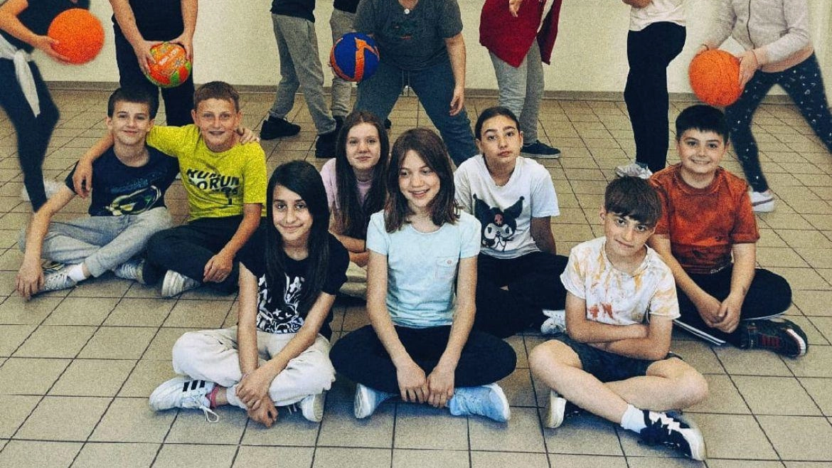 Gli studenti della scuola di Piteccio Gli studenti della scuola di Piteccio