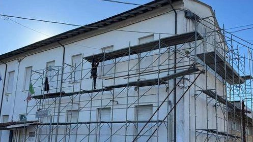 I lavori in corso alla scuola di Badia Pozzeveri I lavori in corso alla scuola di Badia Pozzeveri
