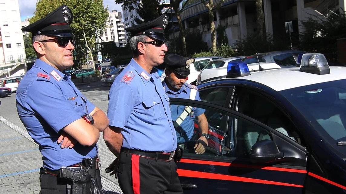 Le indagini sono state condotte dai carabinieri che hanno visionato le immagini delle telecamere di videosorveglianza e ascoltato numerosi testimoni Le indagini sono state condotte dai carabinieri che hanno visionato le immagini delle telecamere di videosorveglianza e ascoltato numerosi testimoni