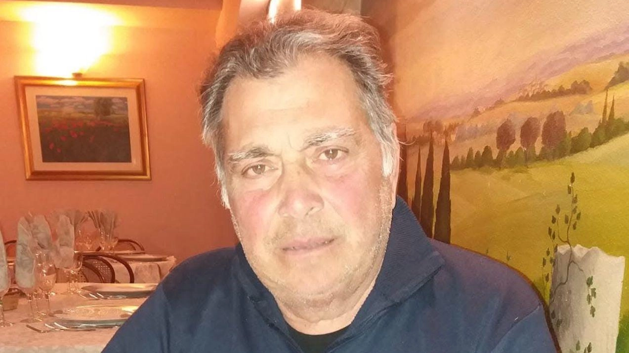 A 73 anni è morto Alfonso Alfano, ex commerciante di Torre del Lago e storico dirigente della squadra... A 73 anni è morto Alfonso Alfano, ex commerciante di Torre del Lago e storico dirigente della squadra...
