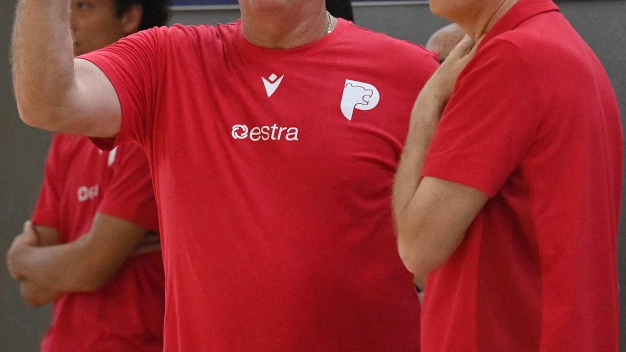 Appuntamento per il popolo biancorosso fissato per mercoledì 18 settembre alle 21 al PalaCarrara per la presentazione ufficiale della squadra... Appuntamento per il popolo biancorosso fissato per mercoledì 18 settembre alle 21 al PalaCarrara per la presentazione ufficiale della squadra...