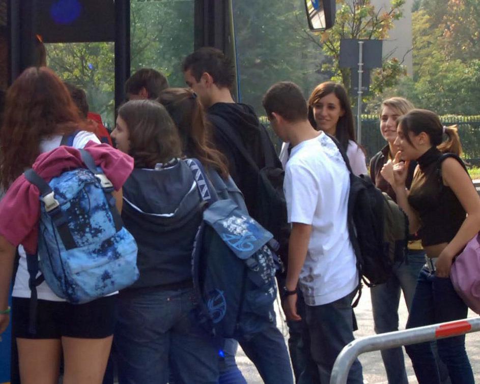 Sicurezza alle fermate degli autobus: "Servono il piano e personale ad hoc"