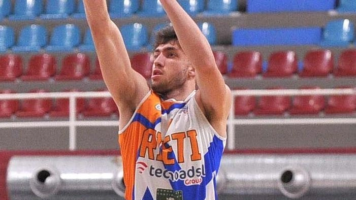 Andrea Cecchi si veste d’azzurro. Dopo aver già indossato in passato la casacca delle Nazionali giovanili, senza mai riuscire però... Andrea Cecchi si veste d’azzurro. Dopo aver già indossato in passato la casacca delle Nazionali giovanili, senza mai riuscire però...