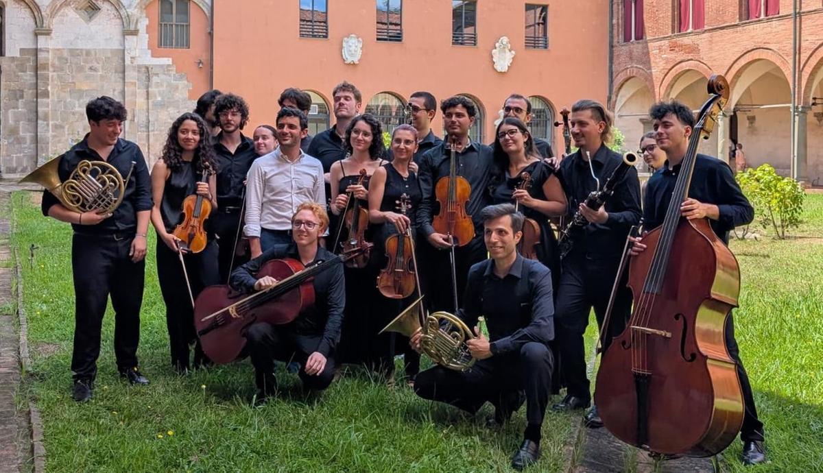 https://www.lanazione.it/image-service/view/acePublic/alias/contentid/NTI4NGE4OWEtZjUzYS00/0/musica-e-danza-fra-quadri-e-statue-spettatori-anche-i-visitatori.jpeg?f=1.90:1&w=1200