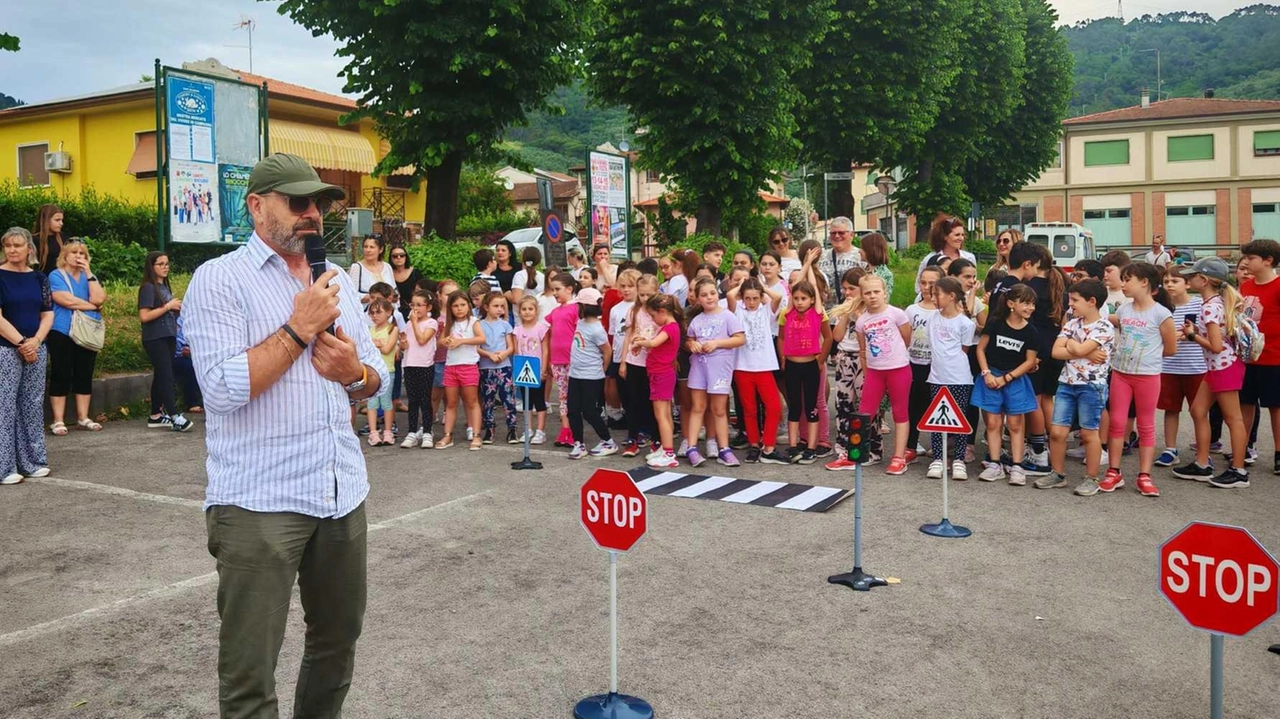 Stefano Pezzini racconta la storia di sua figlia Elisa agli studenti delle Pascoli