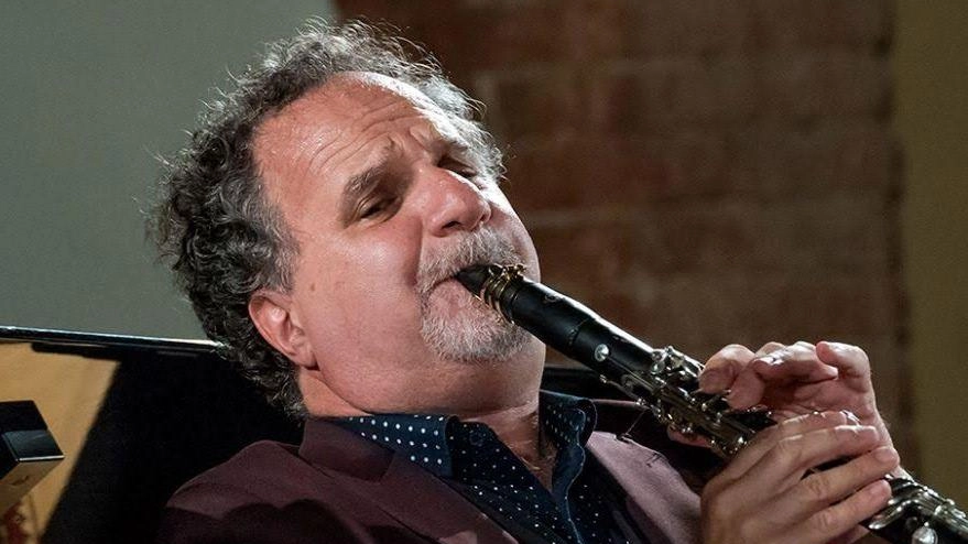 A Piancastagnaio, l'Accademia Chigiana presenta stasera il concerto 'Innovation in Chamber Music' con gli allievi di David Krakauer. Un viaggio musicale che supera i confini dei generi, con giovani talenti da tutto il mondo. A Piancastagnaio, l'Accademia Chigiana presenta stasera il concerto 'Innovation in Chamber Music' con gli allievi di David Krakauer. Un viaggio musicale che supera i confini dei generi, con giovani talenti da tutto il mondo.