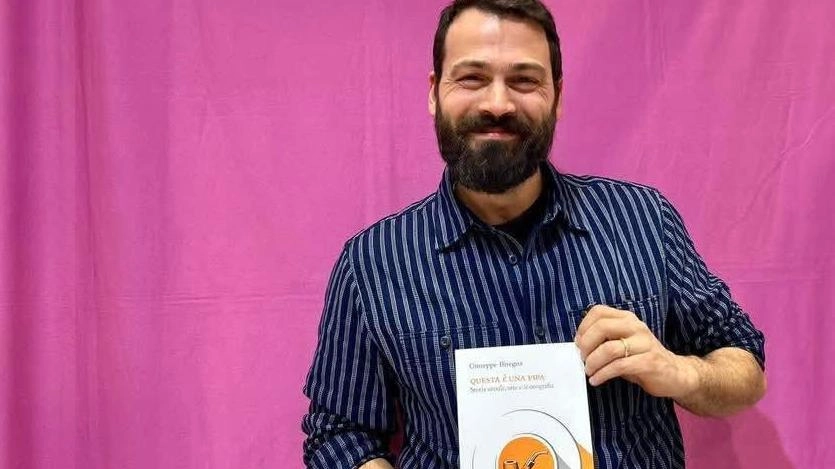 L’autore, Giuseppe Bisegna, abruzzese, classe 1983, ha scritto «Questa è una pipa» per la casa editrice pisana MdS Editore. Il libro è uscito lo scorso 1 dicembre L’autore, Giuseppe Bisegna, abruzzese, classe 1983, ha scritto «Questa è una pipa» per la casa editrice pisana MdS Editore. Il libro è uscito lo scorso 1 dicembre