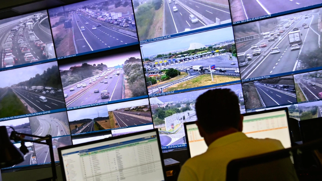Sala controllo di Autostrade. Nel giorno di Befana si completa il rientro dalle vacanze Sala controllo di Autostrade. Nel giorno di Befana si completa il rientro dalle vacanze