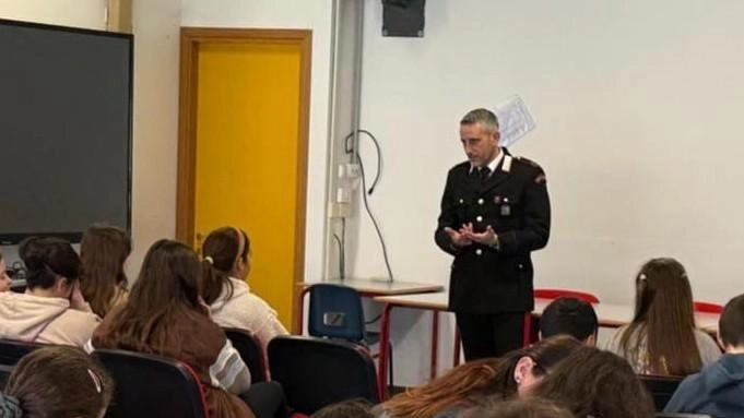 DERUTA- Nel corso degli ultimi due mesi, i carabinieri hanno svolto un ciclo di dieci incontri nelle scuole del comune...