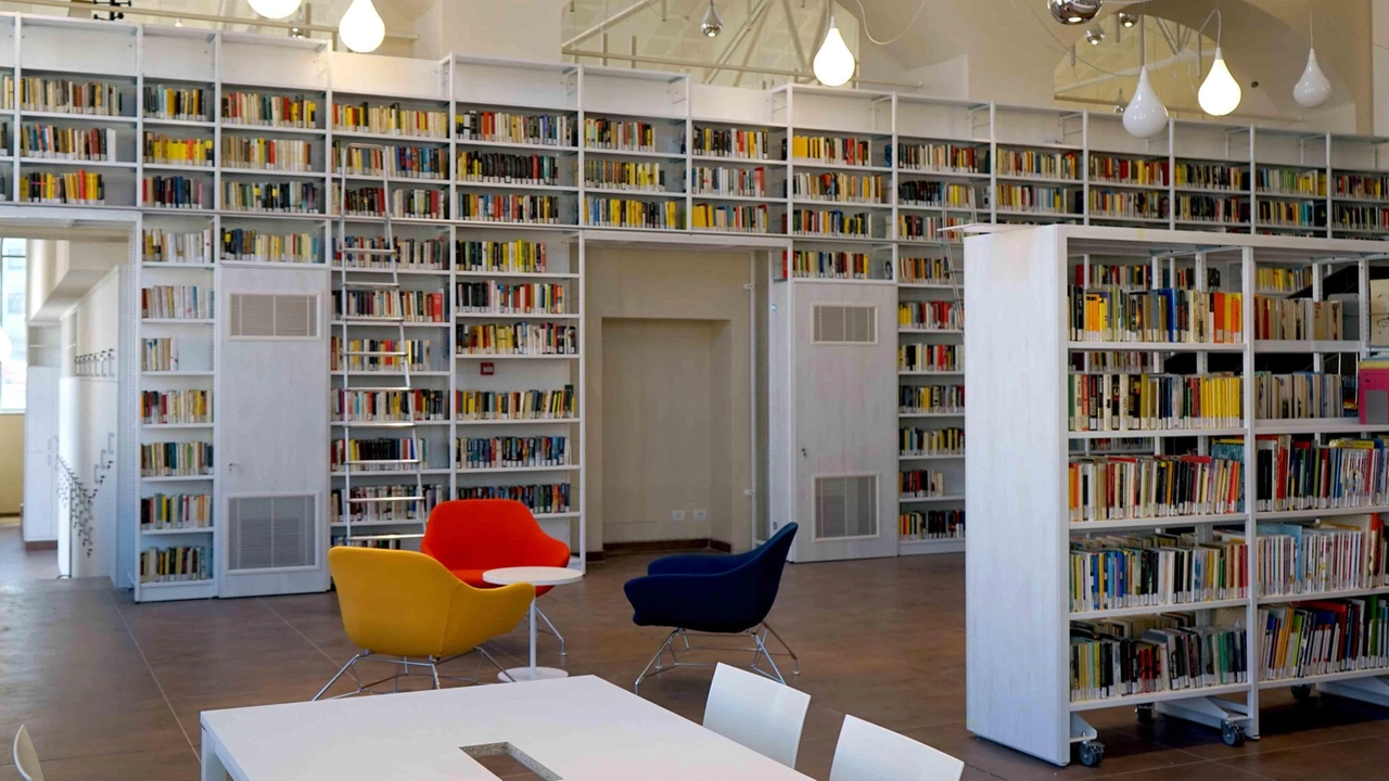 Uno degli ambienti principali della biblioteca civica Beghi, situata nel cuore del quartiere del Canaletto (immagine di archivio) Uno degli ambienti principali della biblioteca civica Beghi, situata nel cuore del quartiere del Canaletto (immagine di archivio)