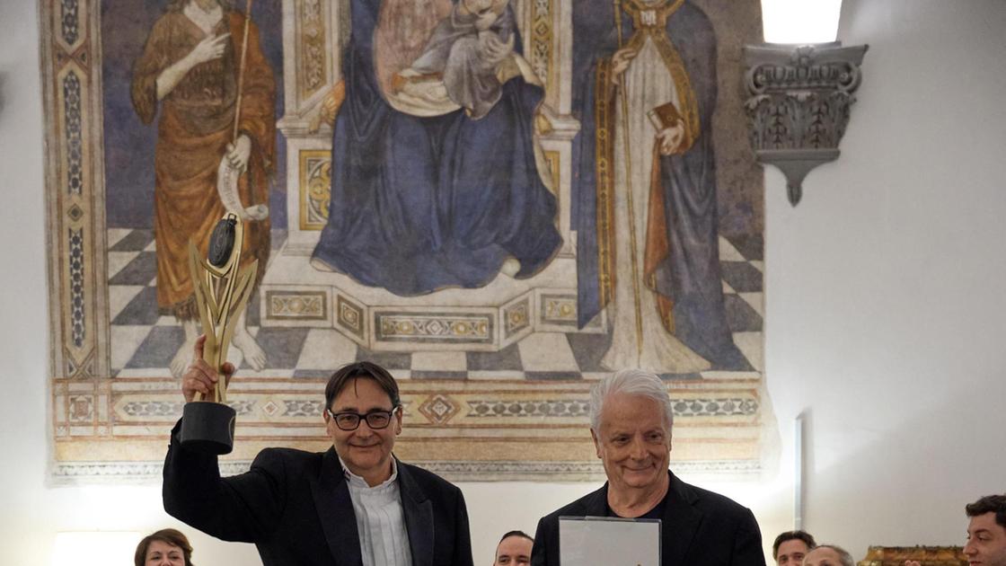 Miglior pasticcere 2025. Luca Mannori premiato da sua maestà Massari