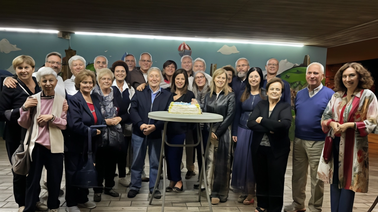 Il Villaggio Europa a Grosseto ha festeggiato i suoi primi 50 anni con un apericena al "Barracuda", coinvolgendo soci fondatori e ex residenti. Una serata di ricordi e progetti per il futuro. Il Villaggio Europa a Grosseto ha festeggiato i suoi primi 50 anni con un apericena al "Barracuda", coinvolgendo soci fondatori e ex residenti. Una serata di ricordi e progetti per il futuro.