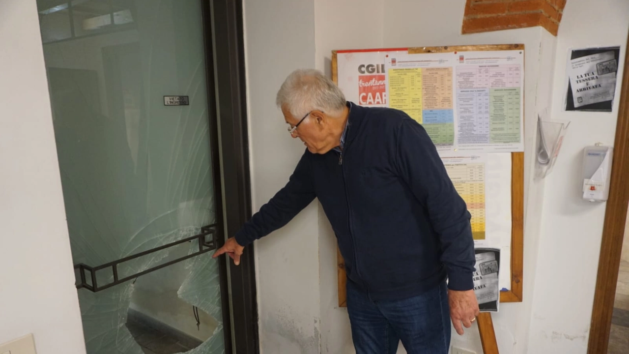 Furto alla sede della Cgil di Montevarchi Furto alla sede della Cgil di Montevarchi