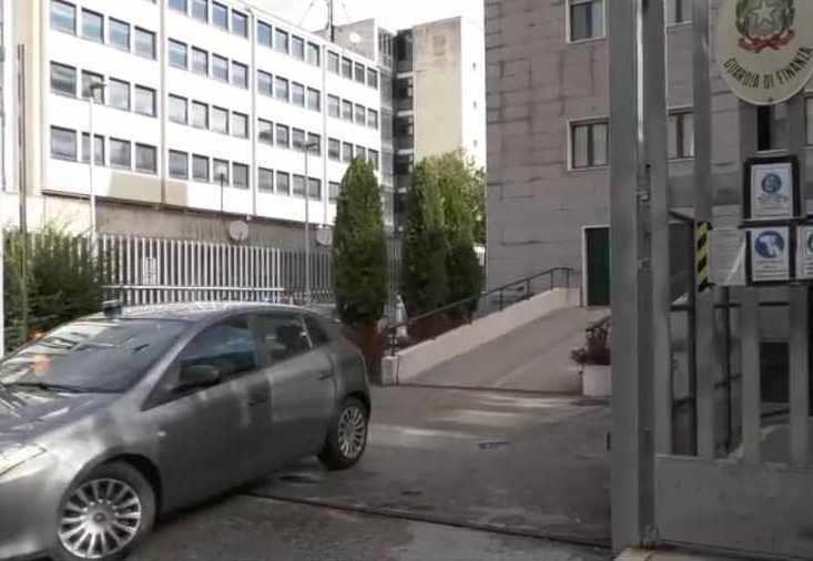 Maxi sequestro di droga. Cocaina in auto e a casa per due milioni e mezzo Maxi sequestro di droga. Cocaina in auto e a casa per due milioni e mezzo