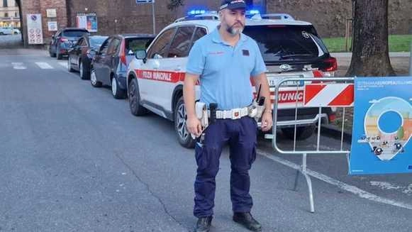 E’ stata prorogata la chiusura al traffico di piazza Santa Maria anche per oggi in occasione della settimana della mobilità E’ stata prorogata la chiusura al traffico di piazza Santa Maria anche per oggi in occasione della settimana della mobilità