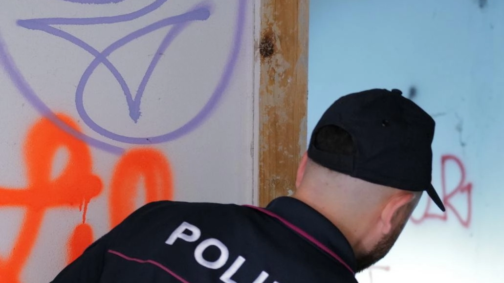 Controlli a tappeto della polizia anche nei vicoletti del centro città Controlli a tappeto della polizia anche nei vicoletti del centro città