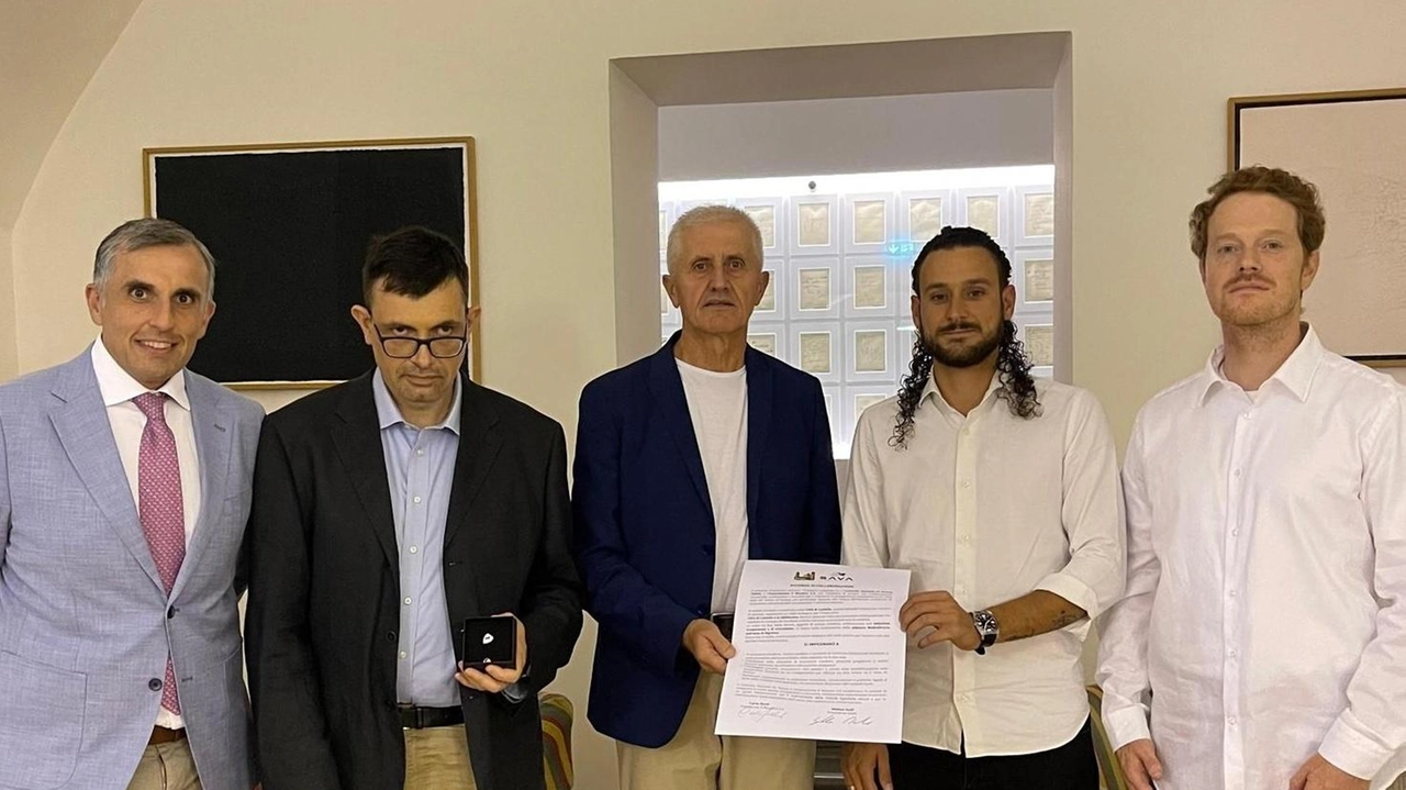 La firma dell’intesa tra Comitato e associazione Mosaico 2.0 La firma dell’intesa tra Comitato e associazione Mosaico 2.0