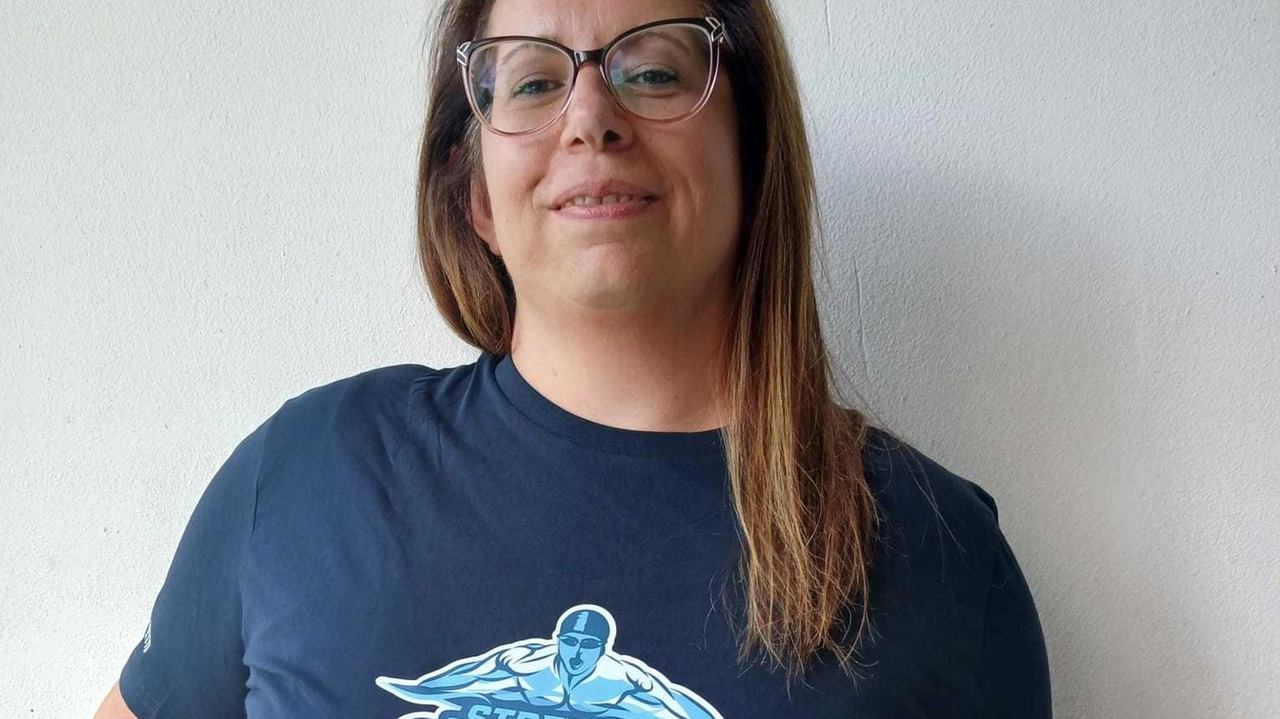 Alessandra Pellegrini, 37 anni, ha allenato formazioni sia maschili che femminili di tutta la Valdinievole, in tutte le categorie, dalla C regionale ai campionati provinciali Alessandra Pellegrini, 37 anni, ha allenato formazioni sia maschili che femminili di tutta la Valdinievole, in tutte le categorie, dalla C regionale ai campionati provinciali